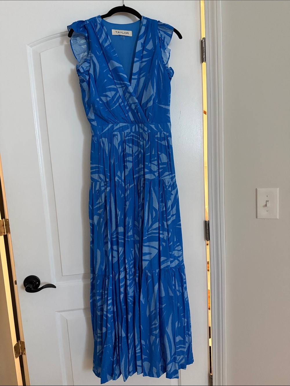 Taylor Blue Abstract-Print Flutter Sleeve Maxi Dress